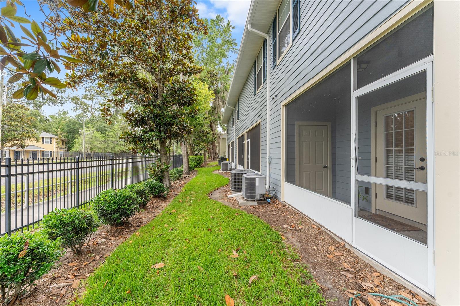 CHASE HOLLOW CONDO - Residential