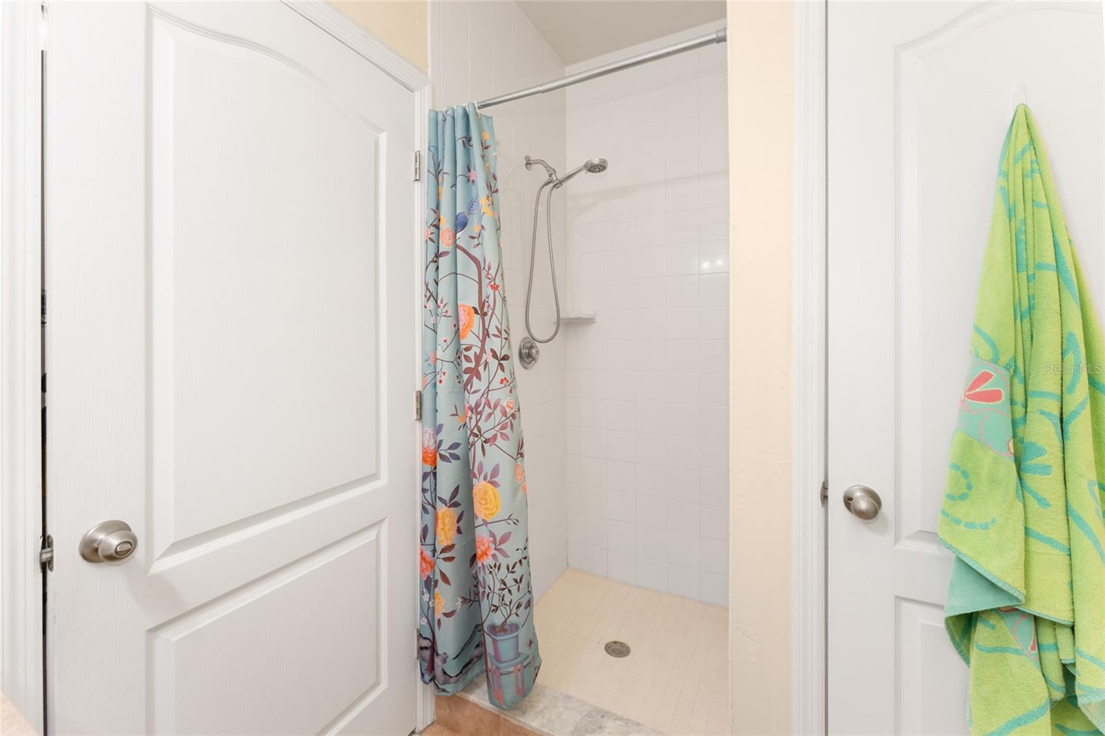 CHASE HOLLOW CONDO - Residential