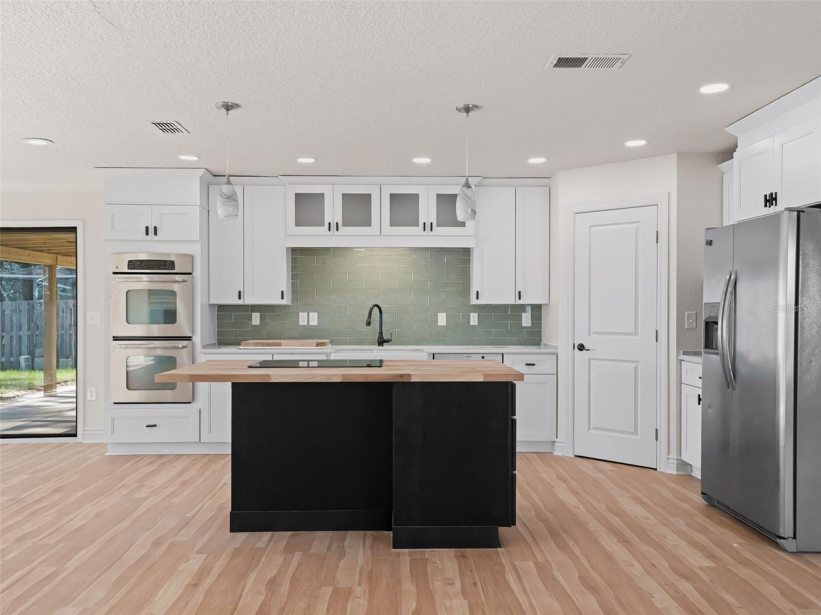 JOHNSON WALLACE E JR - Residential