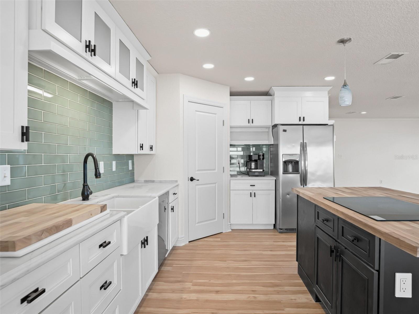 JOHNSON WALLACE E JR - Residential