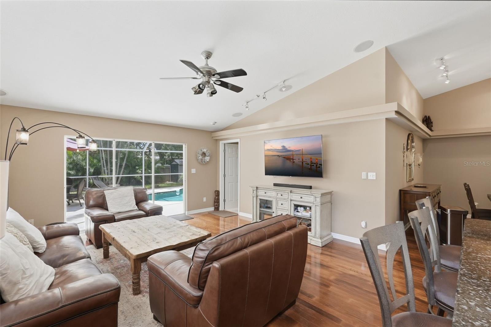 PINELLAS GROVES - Residential