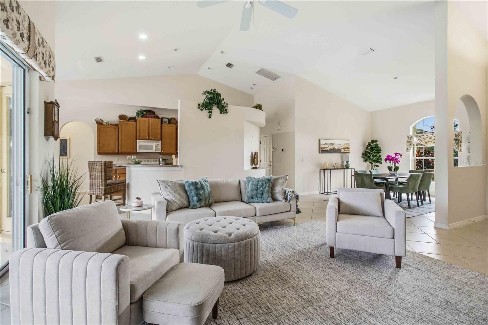 ANCIENT OAKS UNIT ONE - Residential