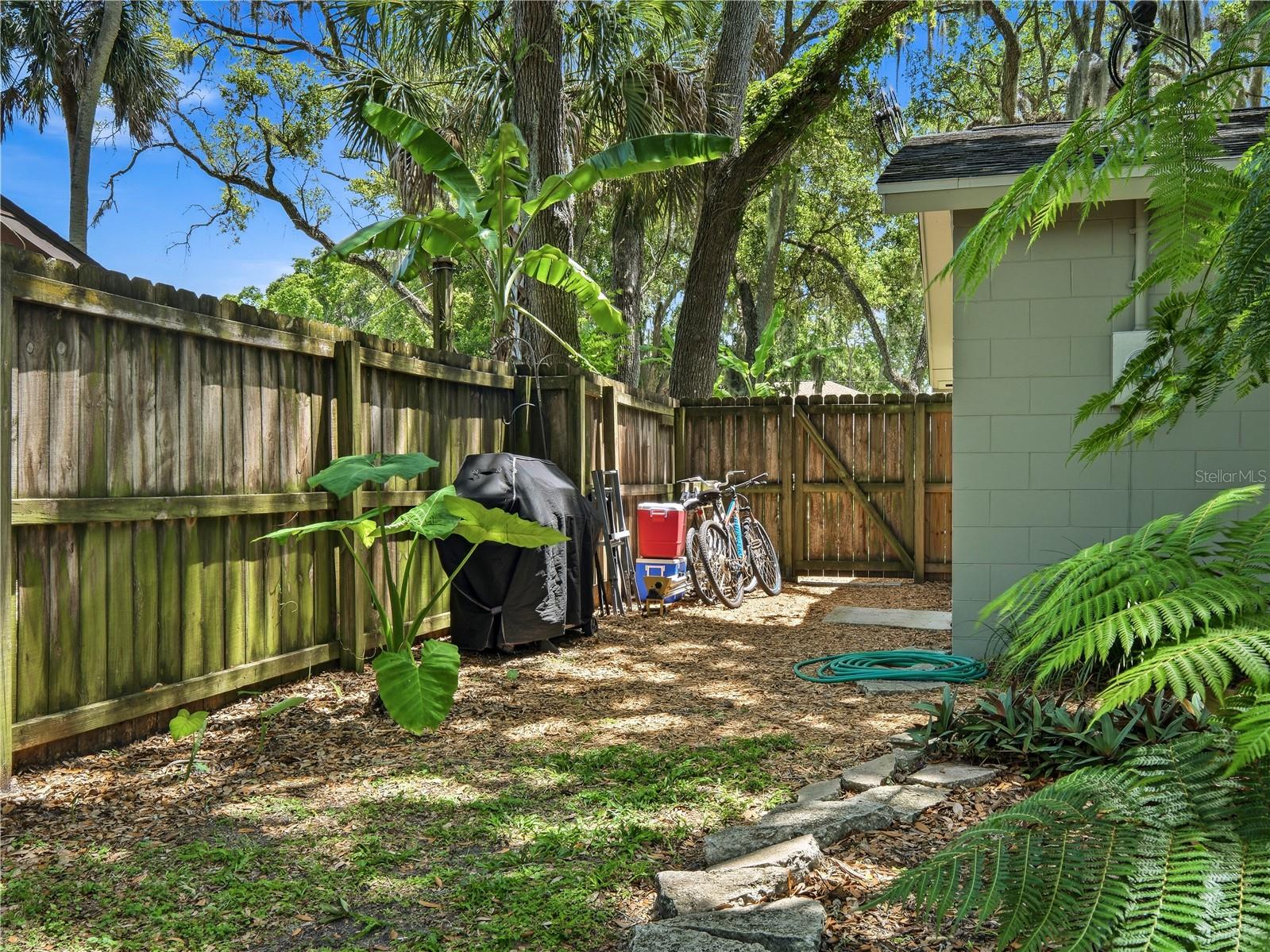 FLORIDA SHORES 01 - Residential