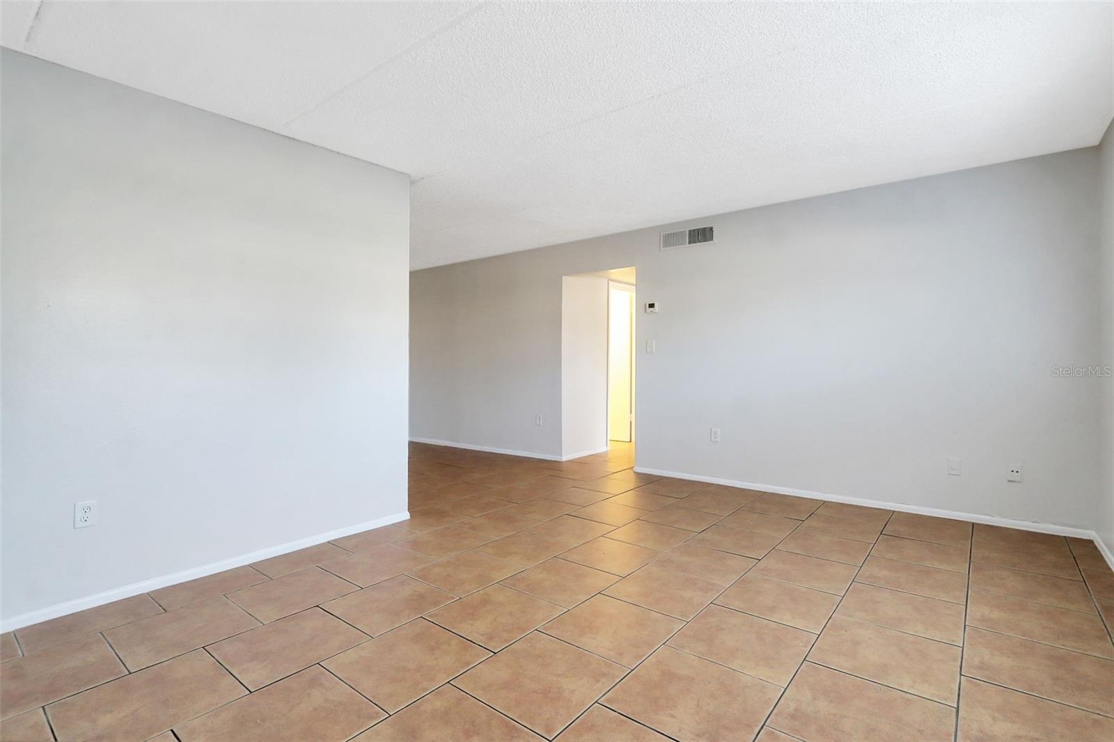 COMMODORE PLACE CONDO - Residential