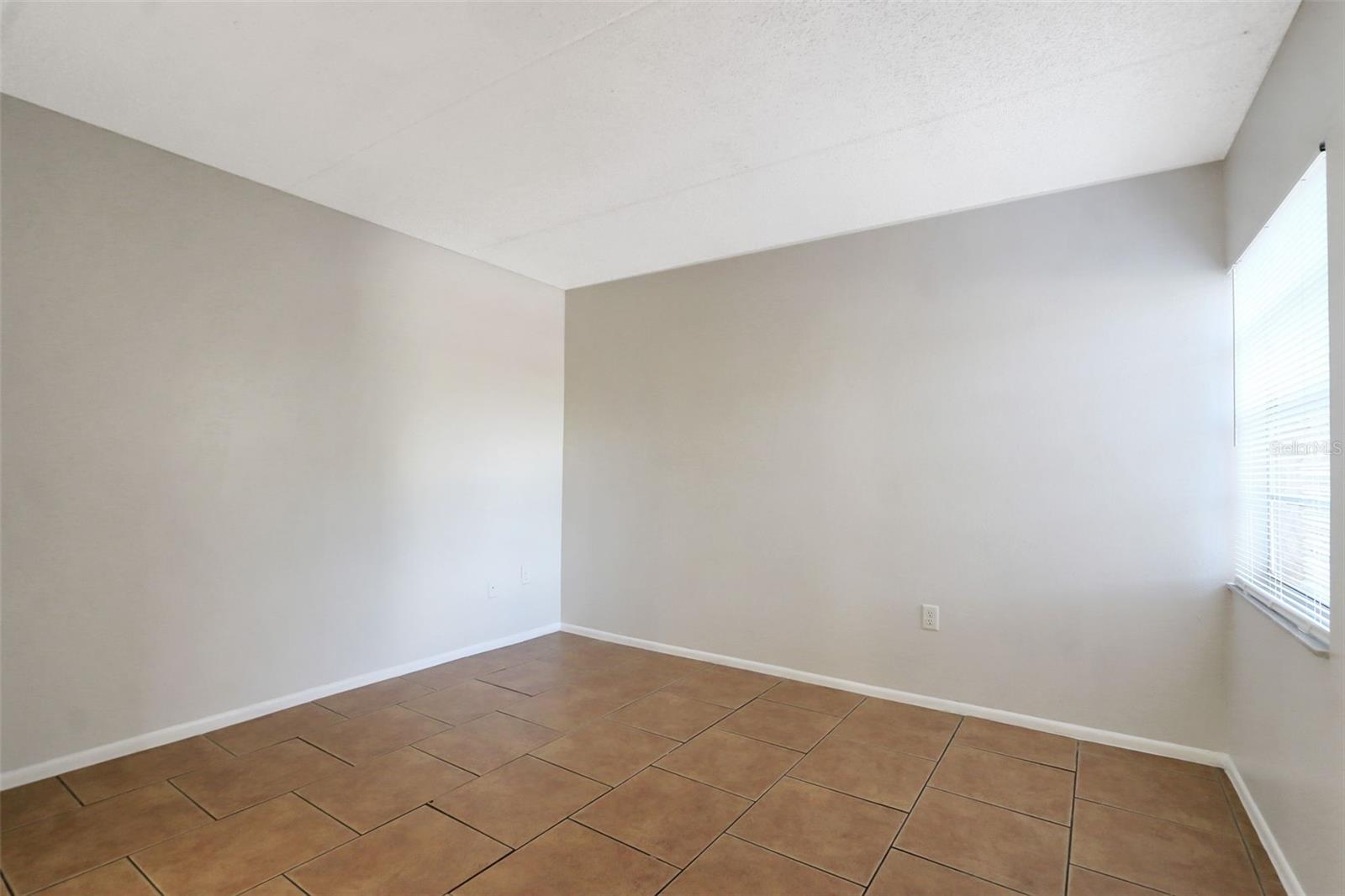 COMMODORE PLACE CONDO - Residential