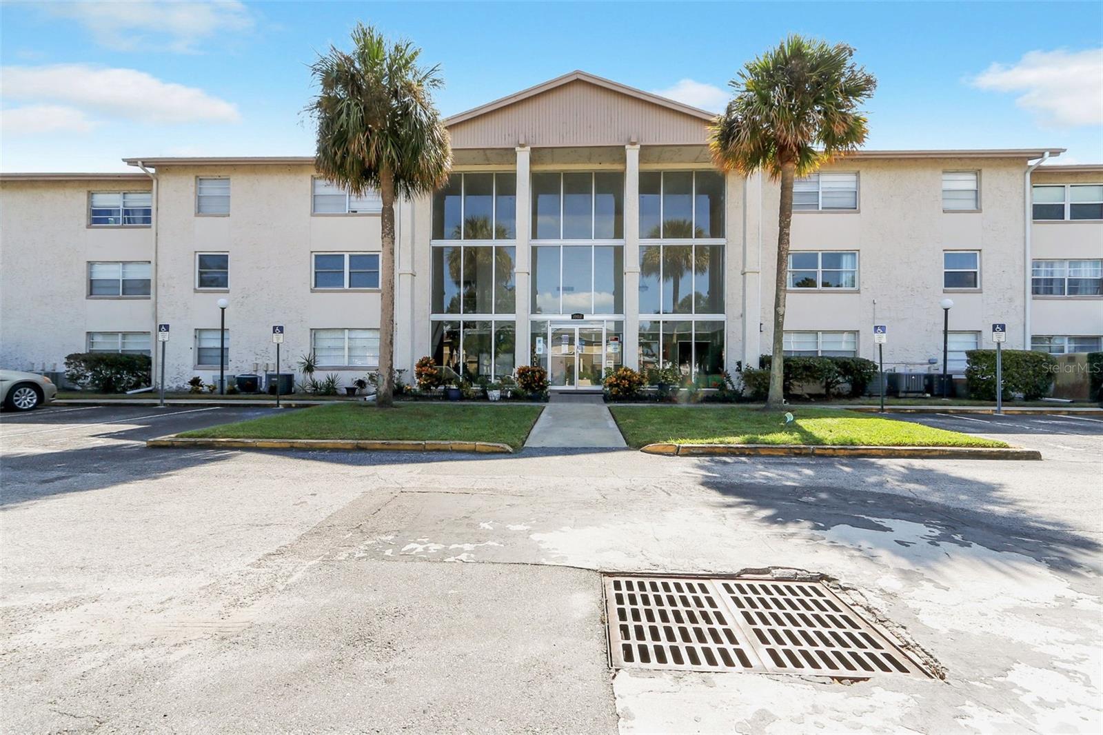 COMMODORE PLACE CONDO - Residential