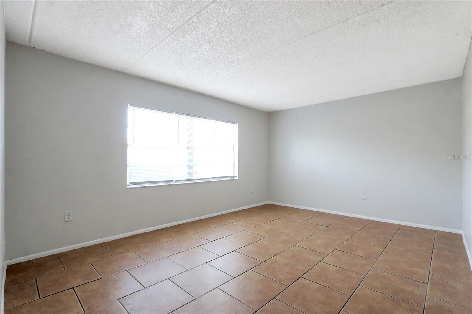COMMODORE PLACE CONDO - Residential