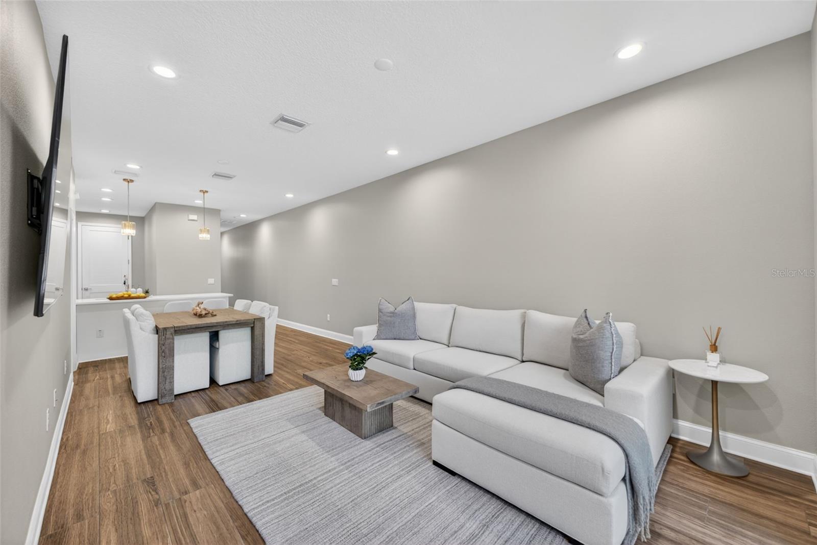 HIGHLAND RIDGE TWNHMS - Residential