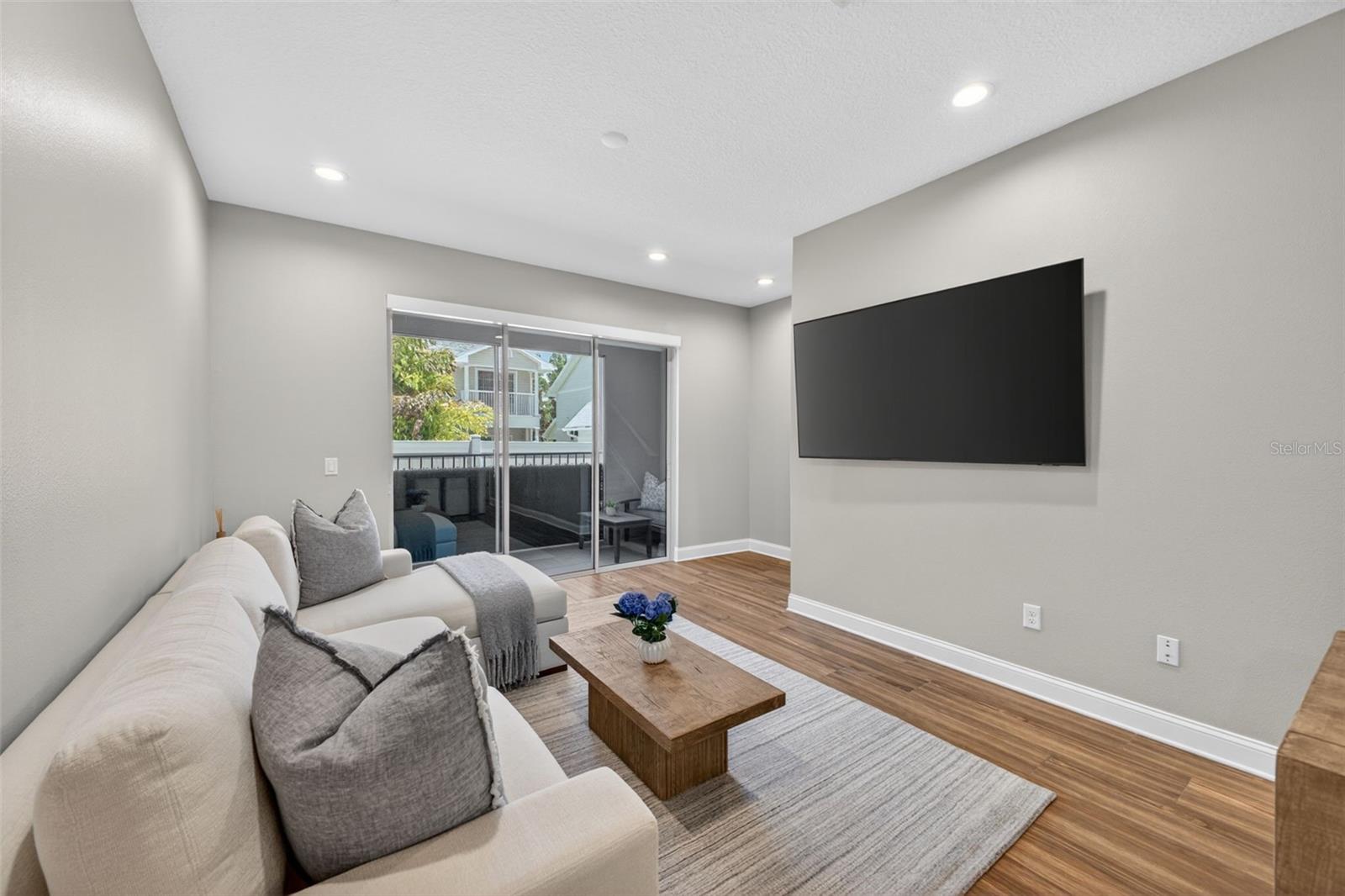 HIGHLAND RIDGE TWNHMS - Residential