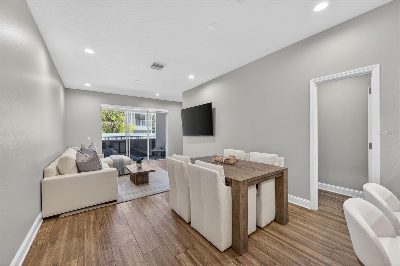 HIGHLAND RIDGE TWNHMS - Residential