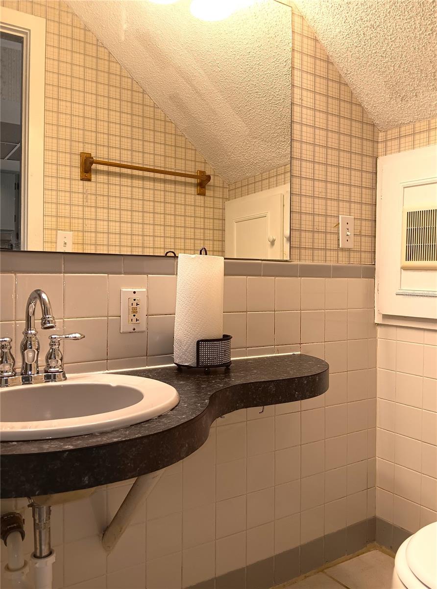 GRAND VIEW PARK REV - Residential Lease