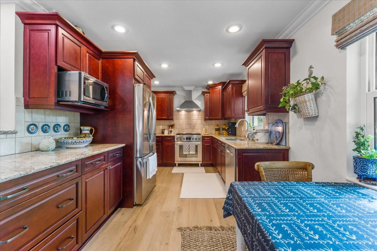 CANTERBURY CHASE - Residential