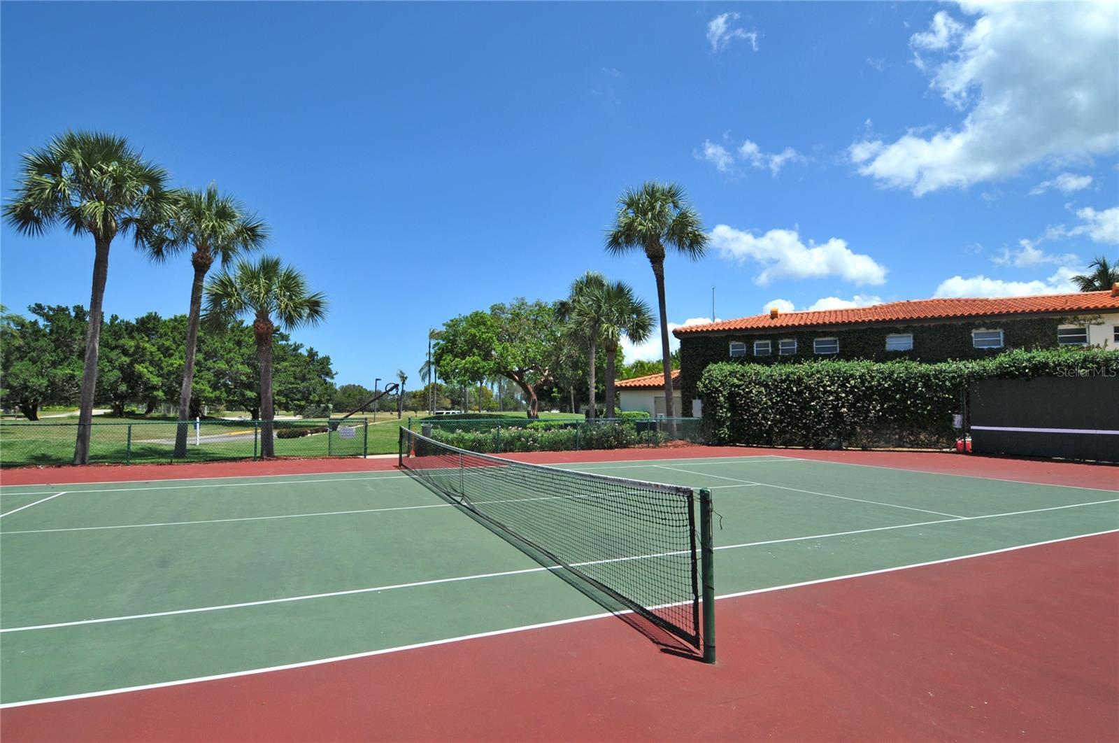 ISLANDER CLUB OF LONGBOAT - Residential