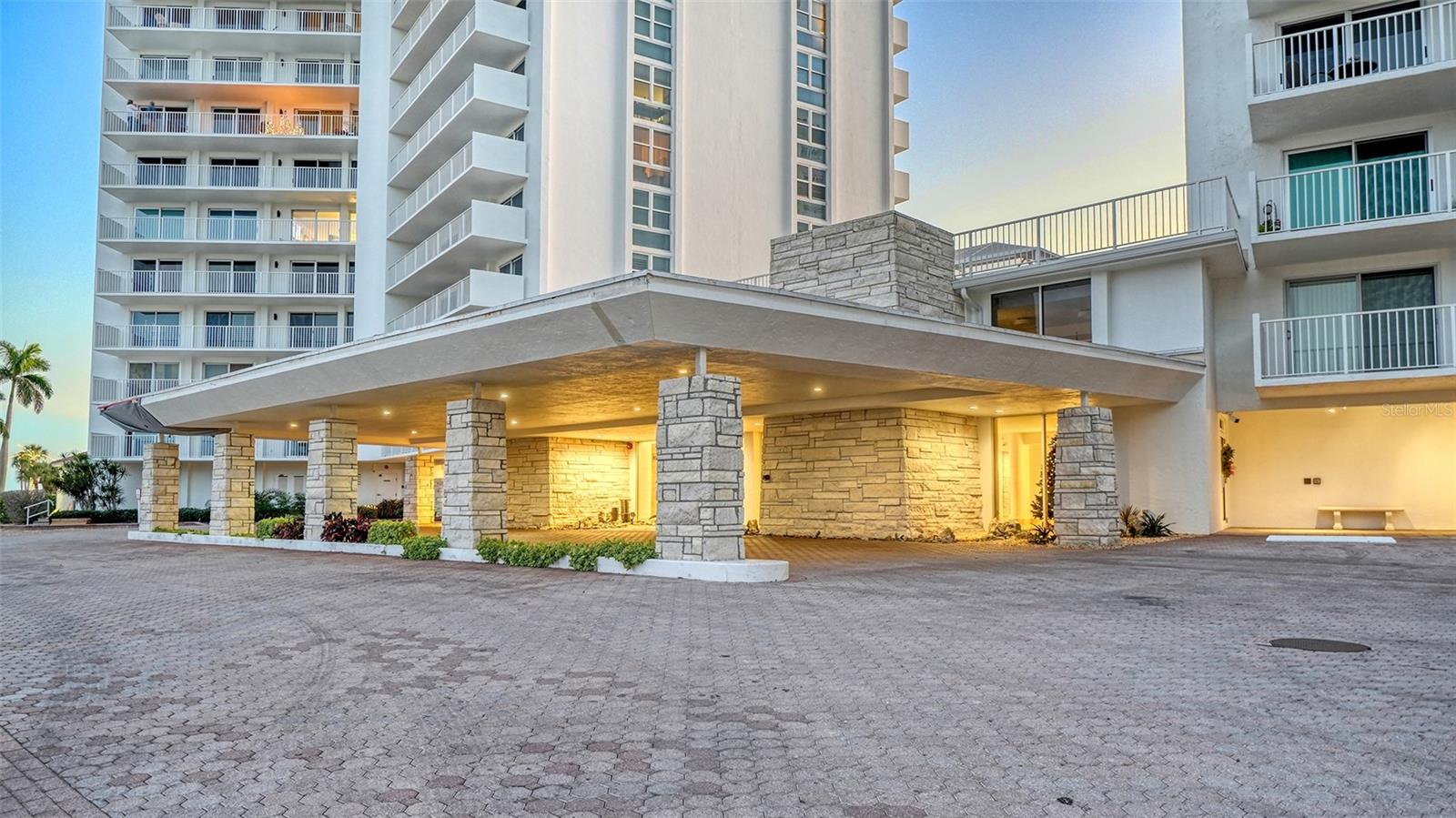 ISLANDER CLUB OF LONGBOAT - Residential