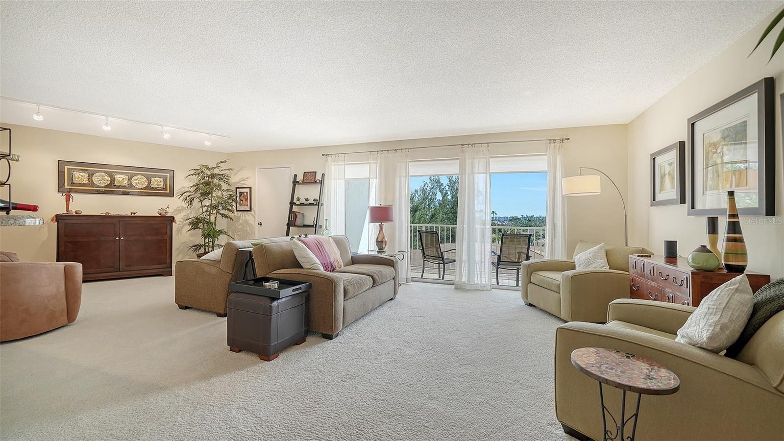 ISLANDER CLUB OF LONGBOAT - Residential