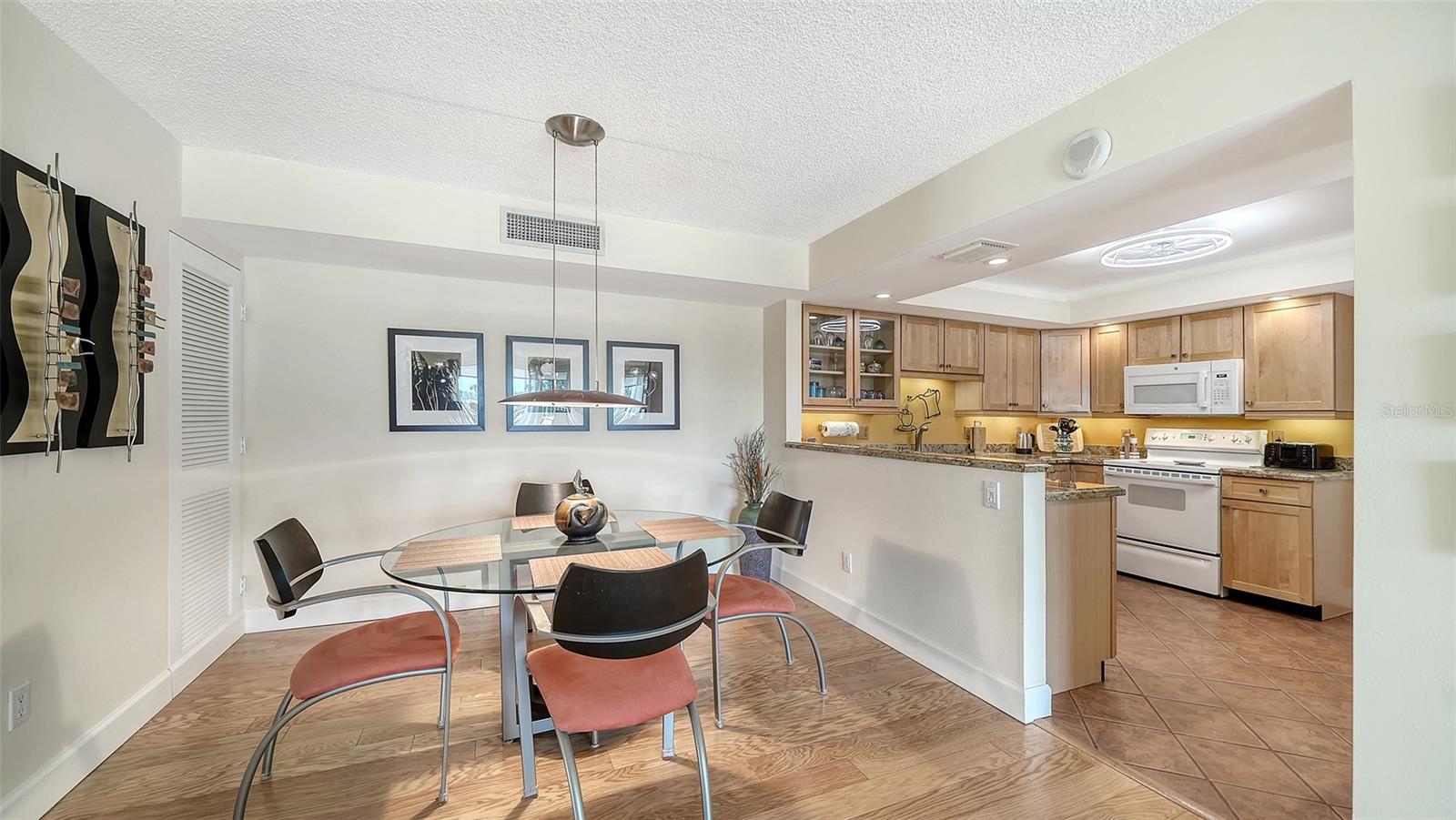 ISLANDER CLUB OF LONGBOAT - Residential