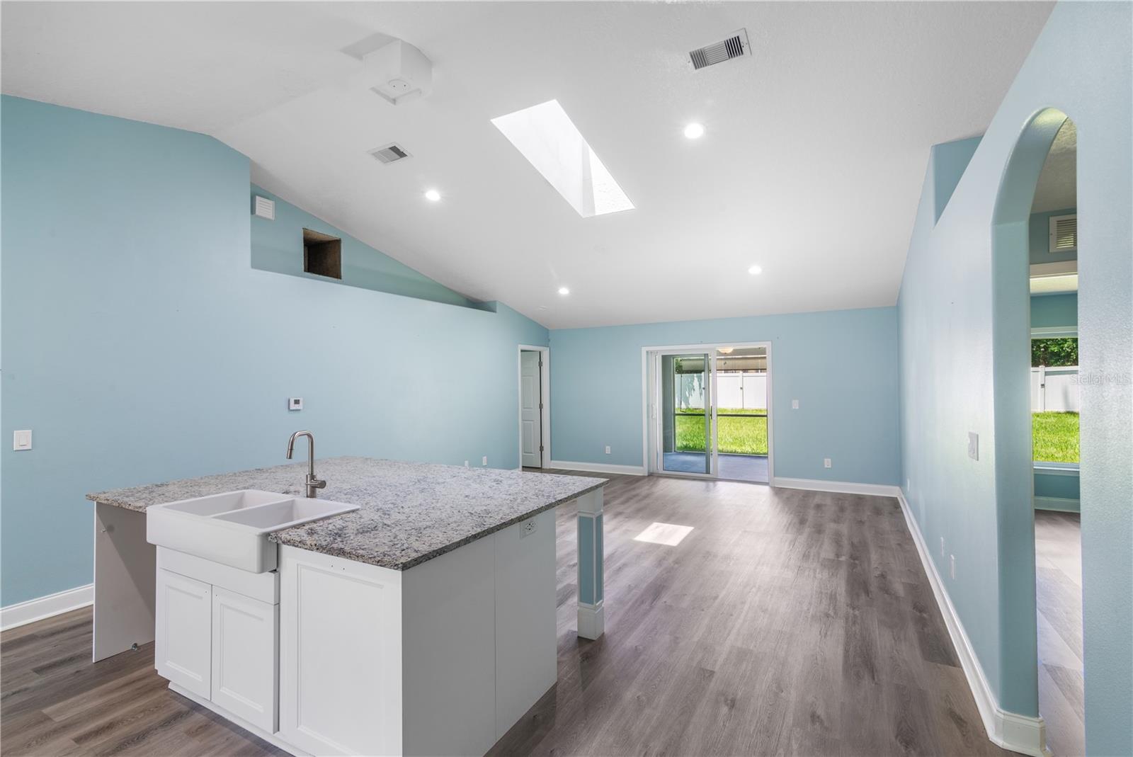 LAKEVIEW - Residential