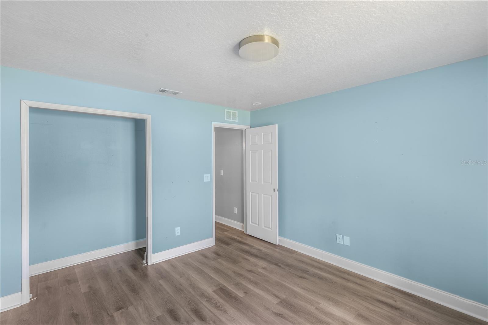 LAKEVIEW - Residential