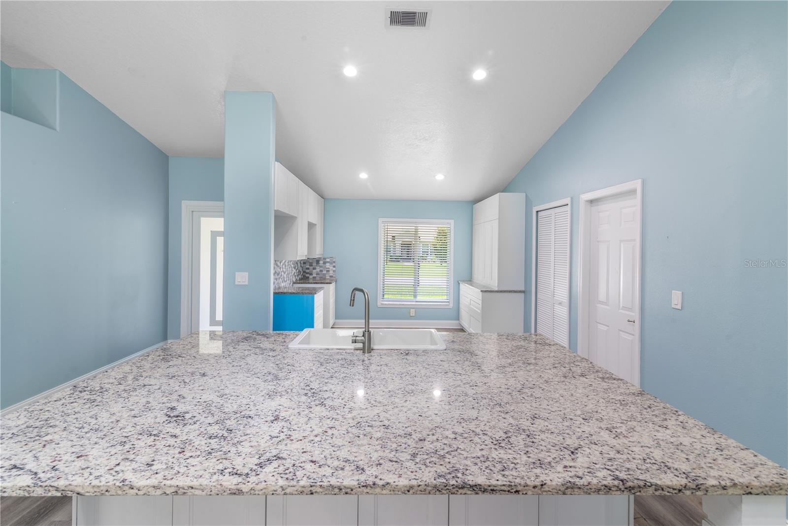 LAKEVIEW - Residential