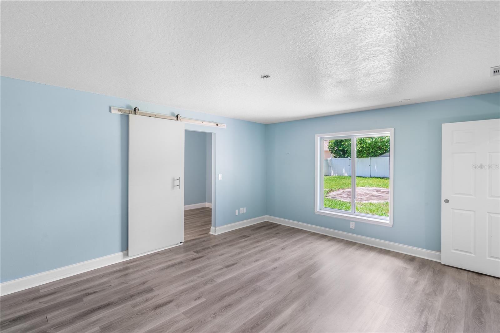 LAKEVIEW - Residential