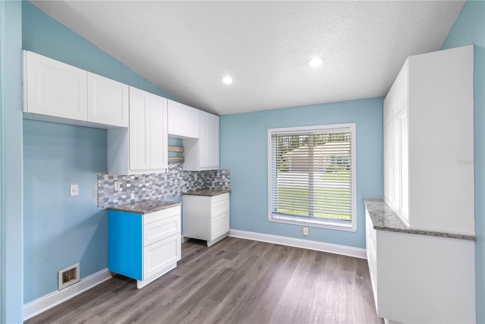 LAKEVIEW - Residential