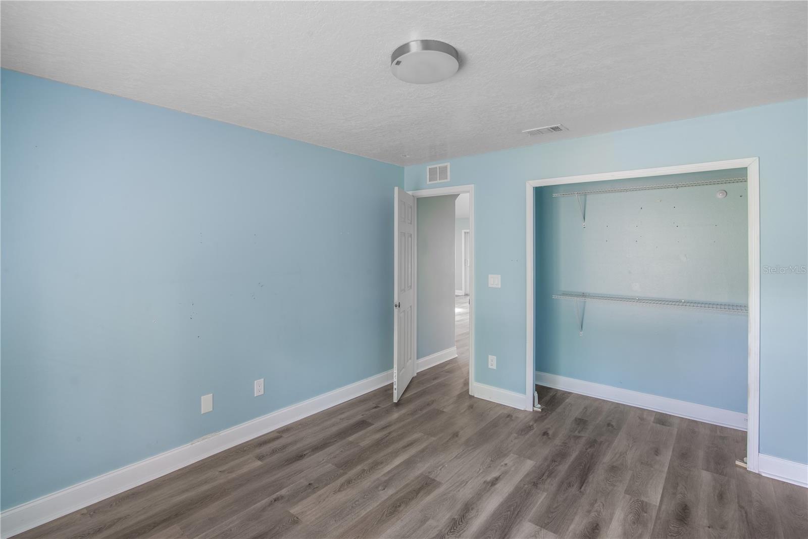 LAKEVIEW - Residential
