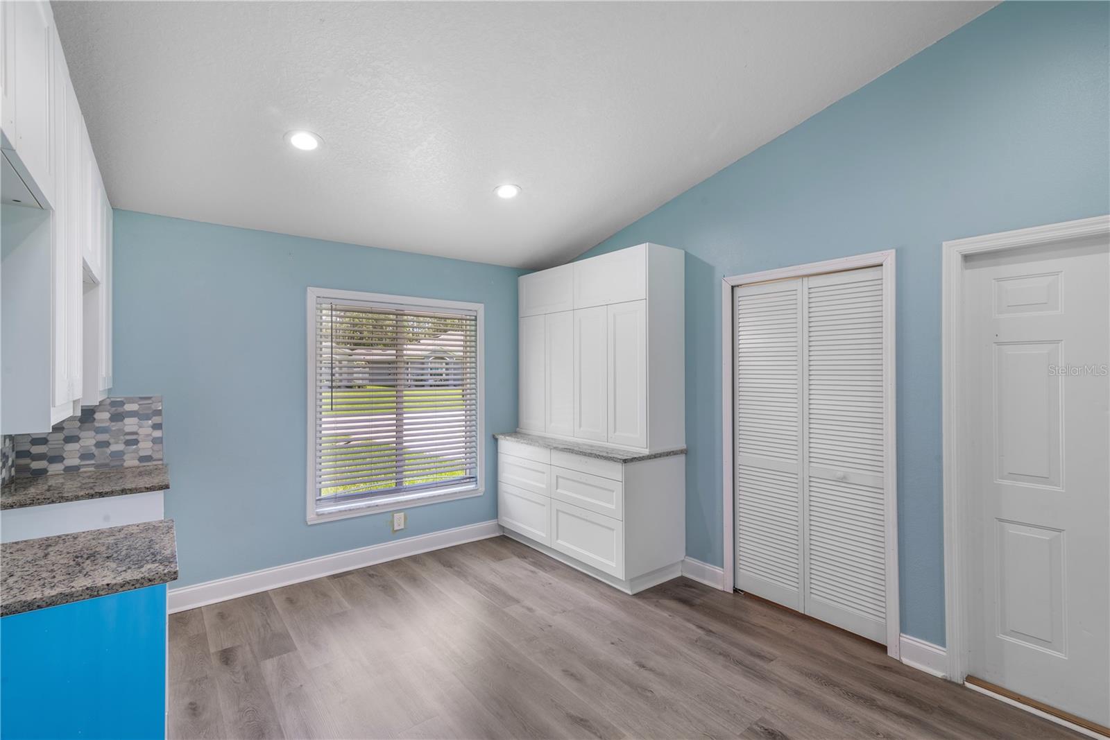 LAKEVIEW - Residential