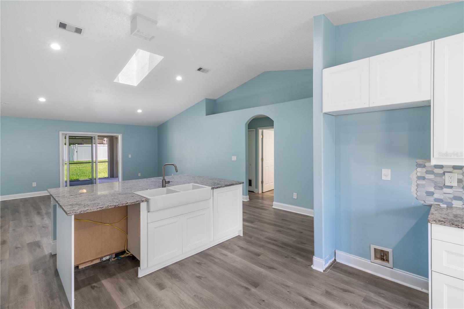 LAKEVIEW - Residential