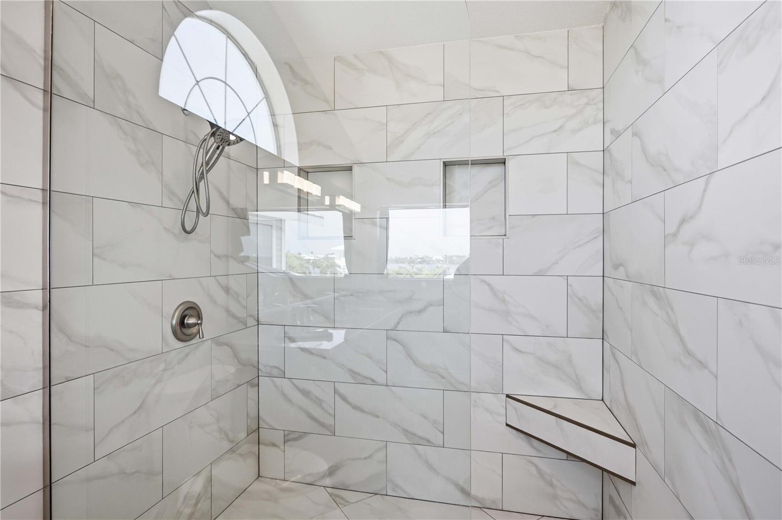PALM POINT - Residential