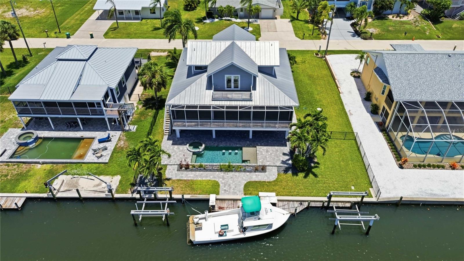 PALM POINT - Residential