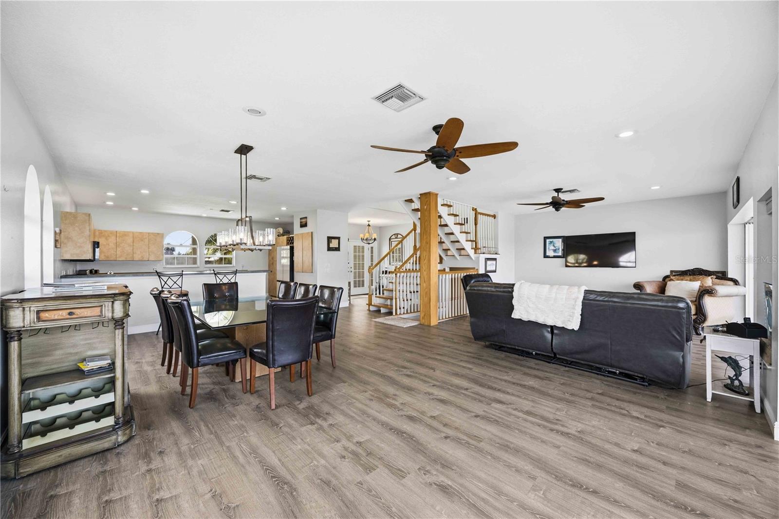 PALM POINT - Residential