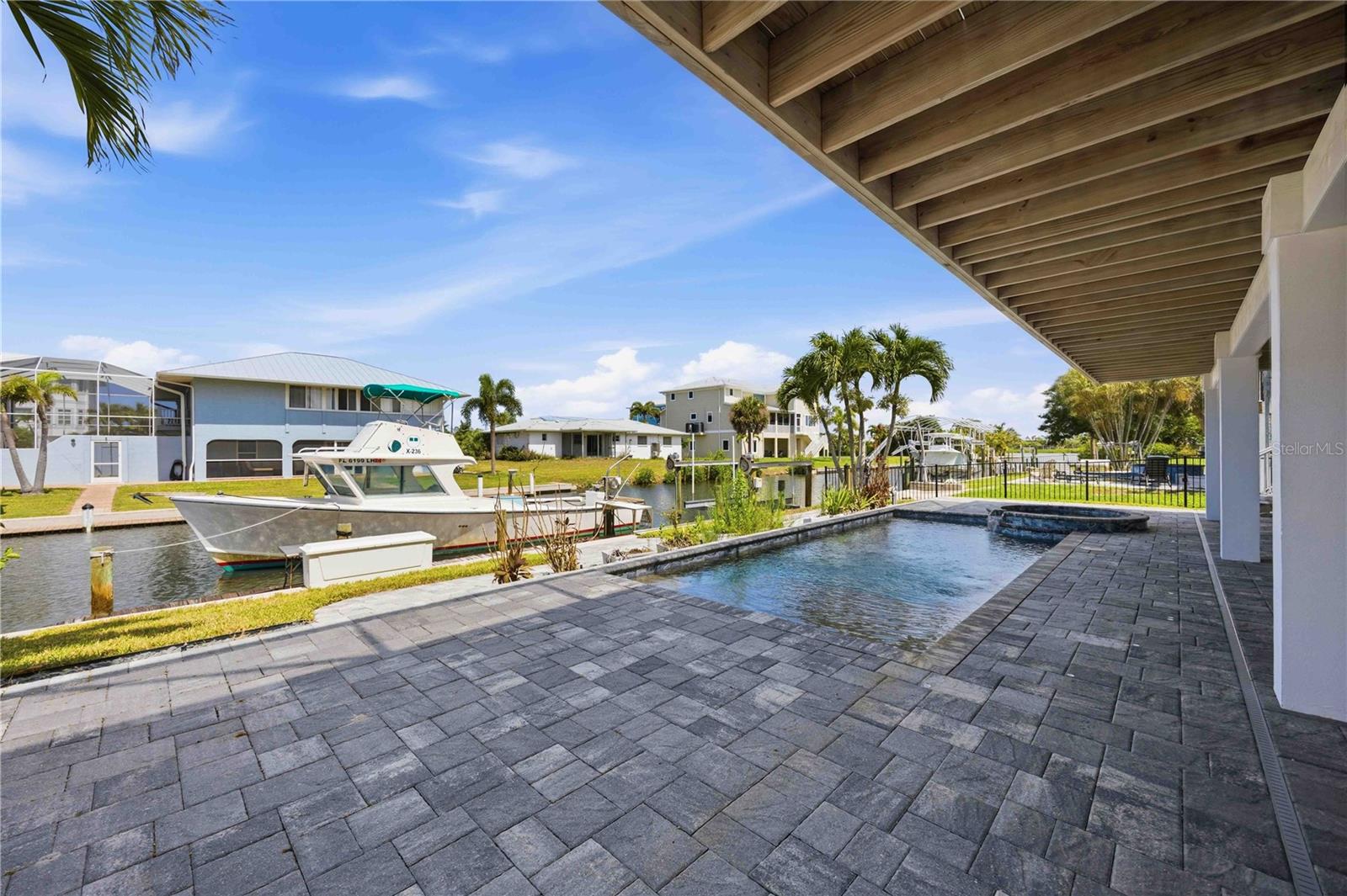 PALM POINT - Residential