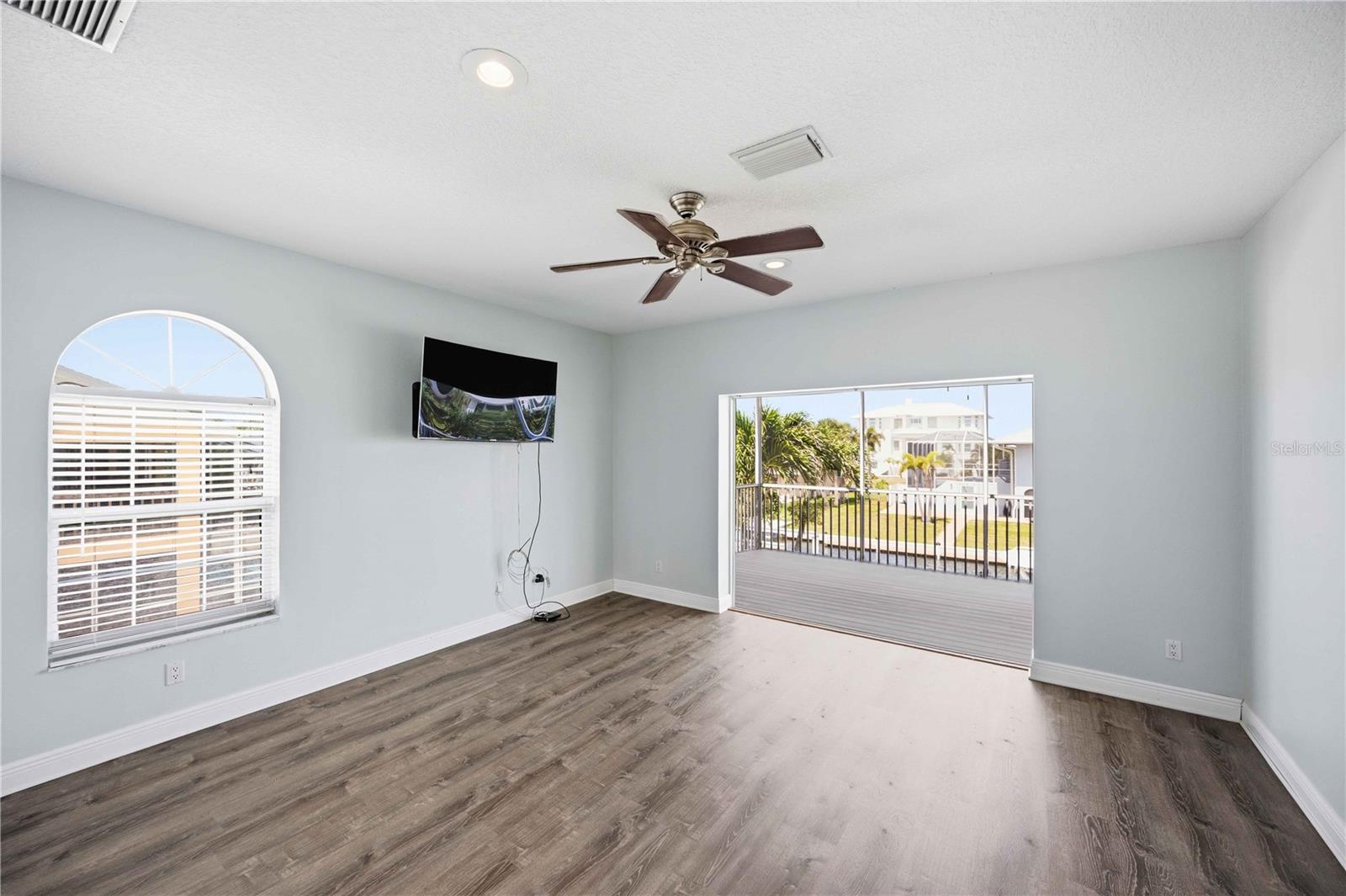 PALM POINT - Residential
