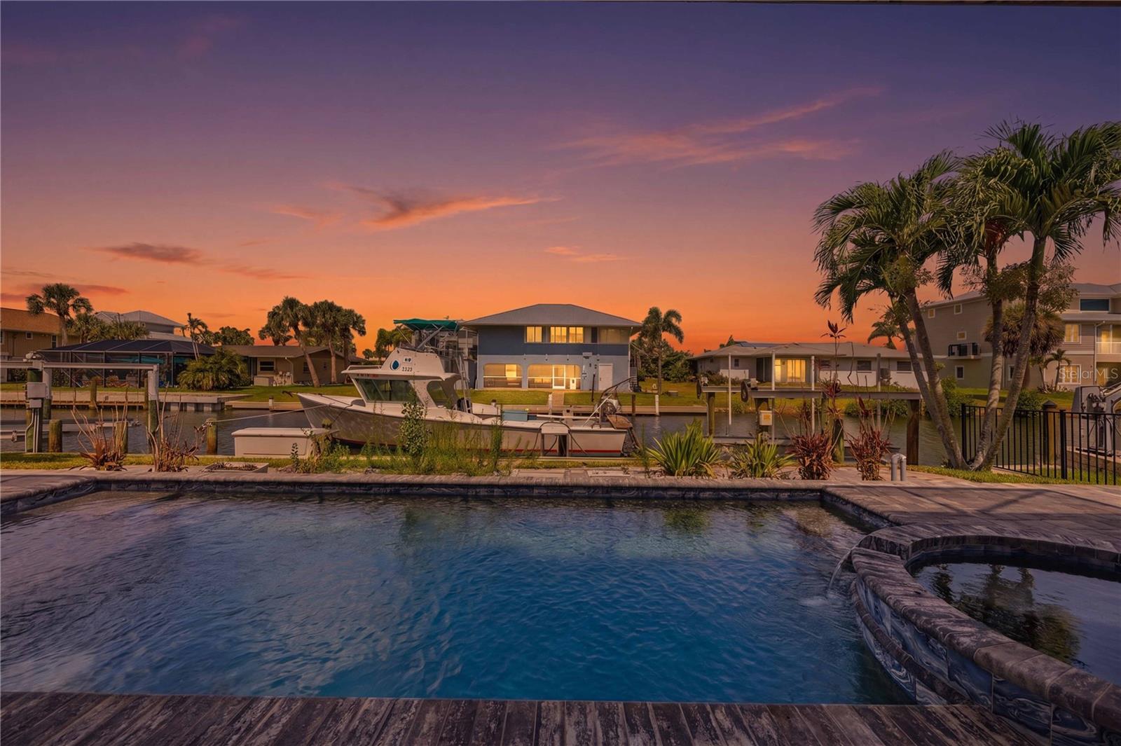 PALM POINT - Residential