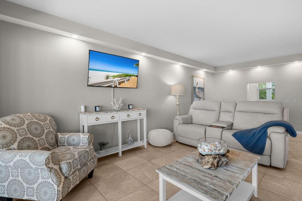 SUTTON PLACE - Residential