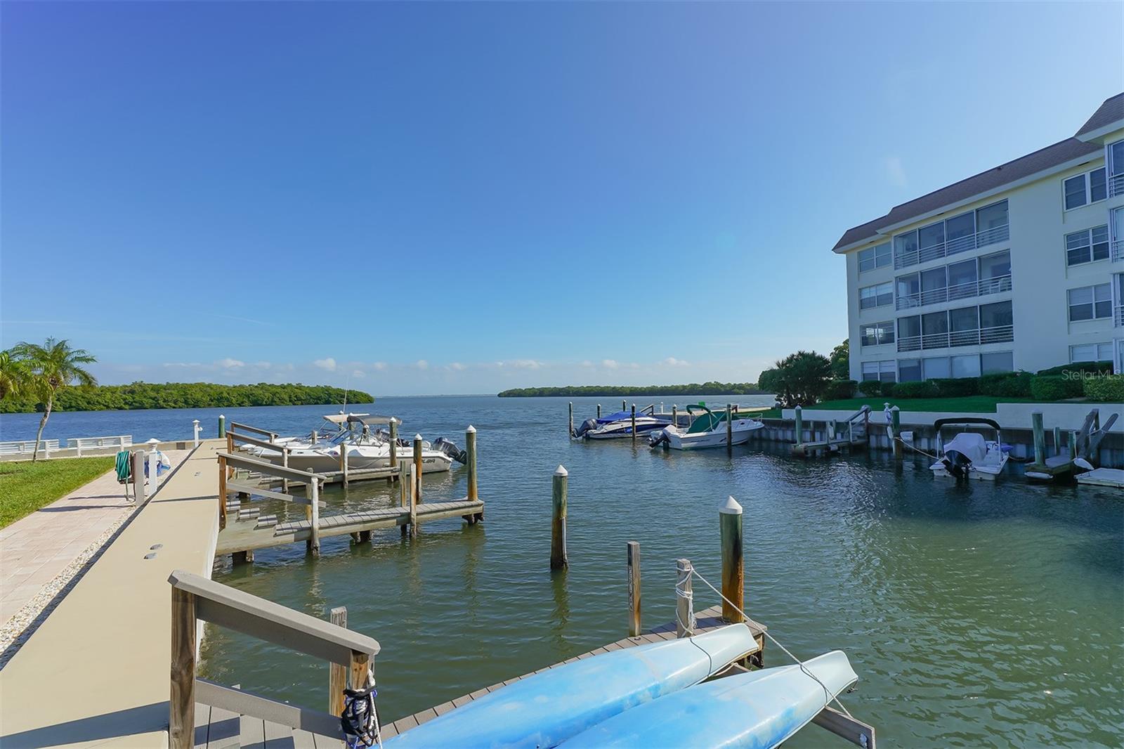 SUTTON PLACE - Residential