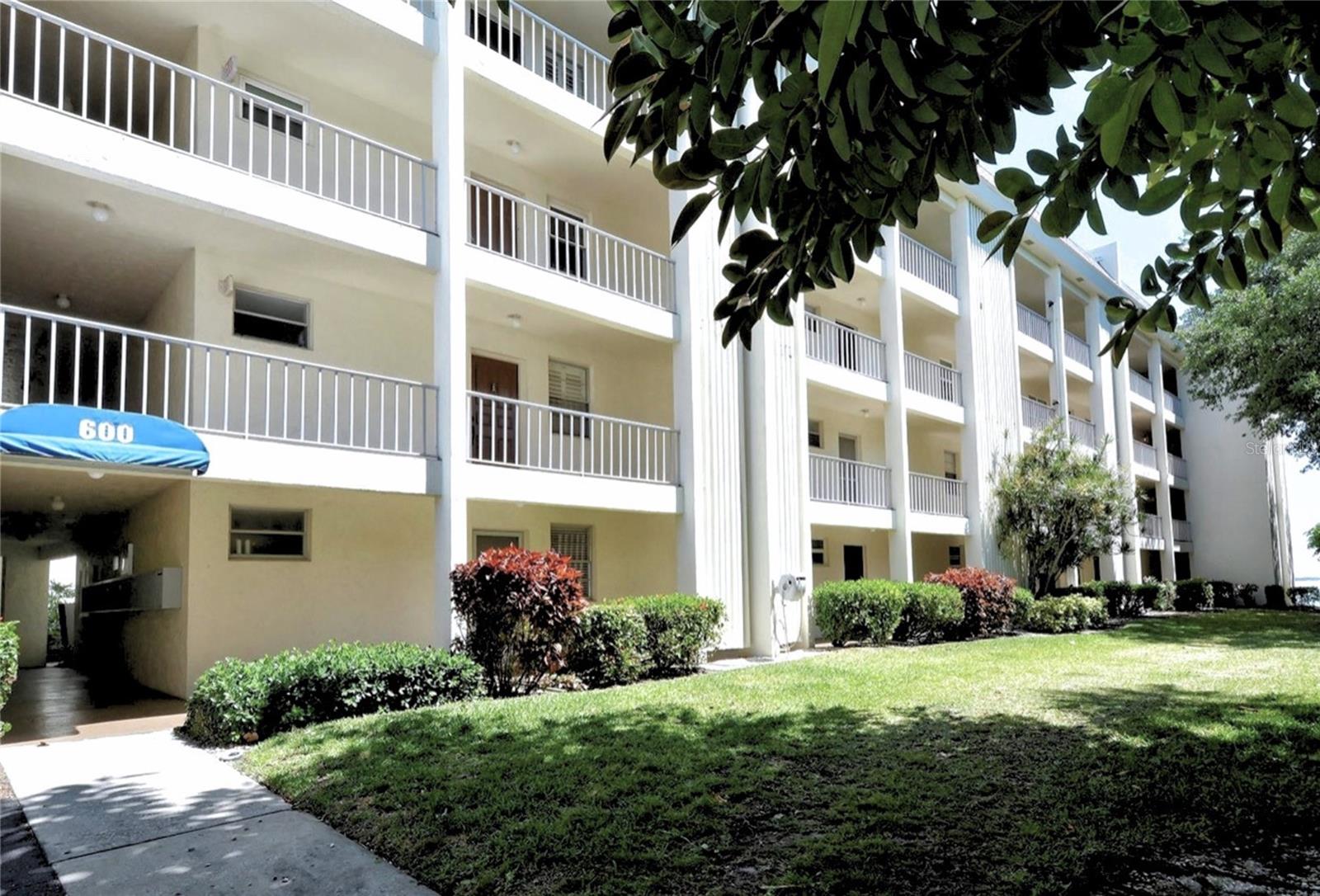 SUTTON PLACE - Residential