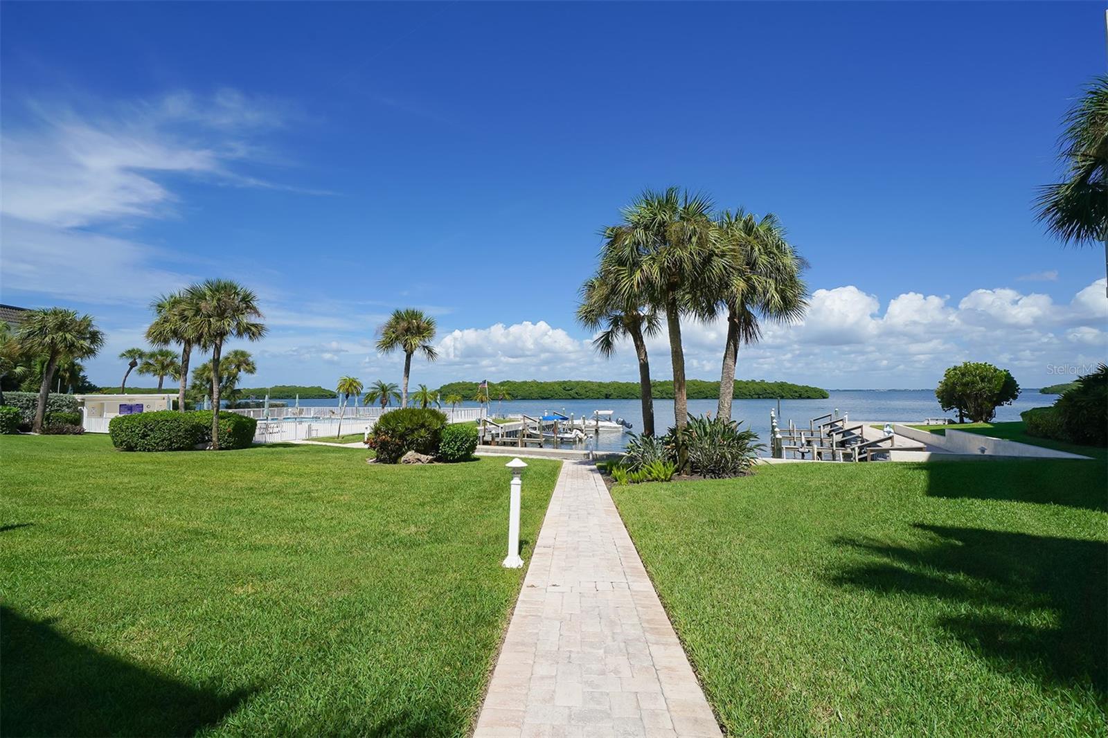 SUTTON PLACE - Residential