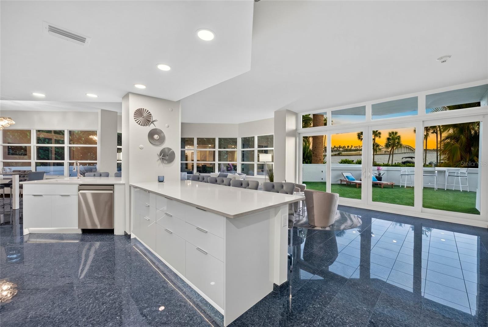 CONDO ON THE BAY TOWER II - Residential