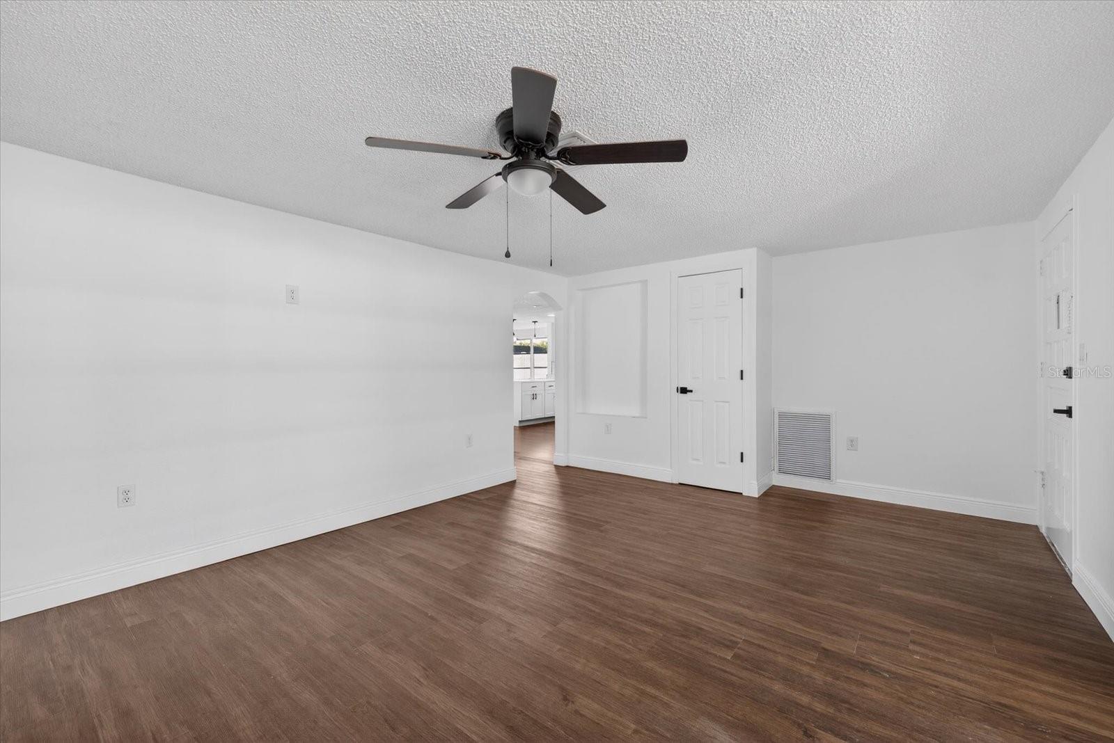REGENCY PARK - Residential