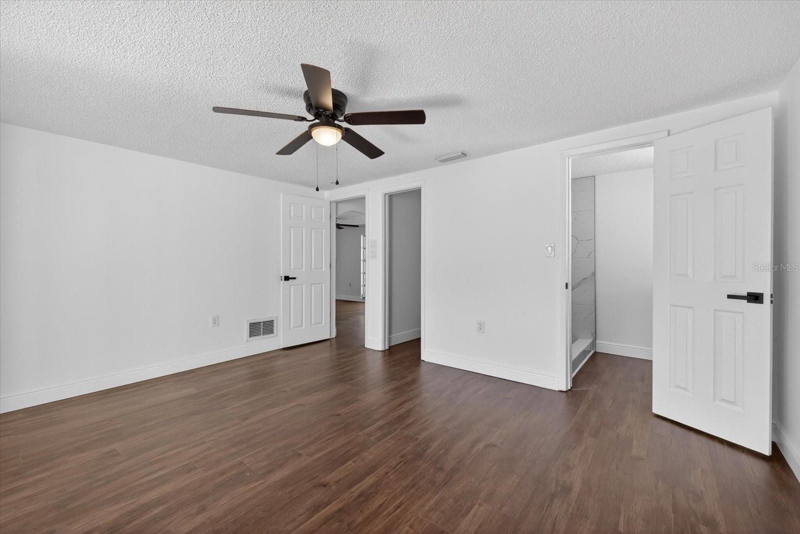 REGENCY PARK - Residential