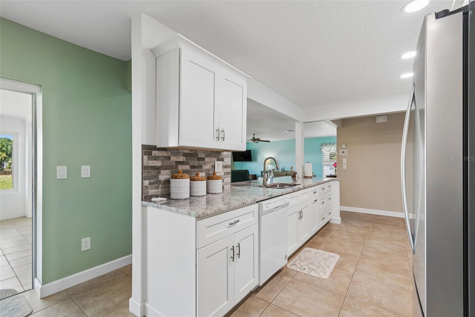 VILLAGE GREEN BRADENTON SEC 8 - Residential