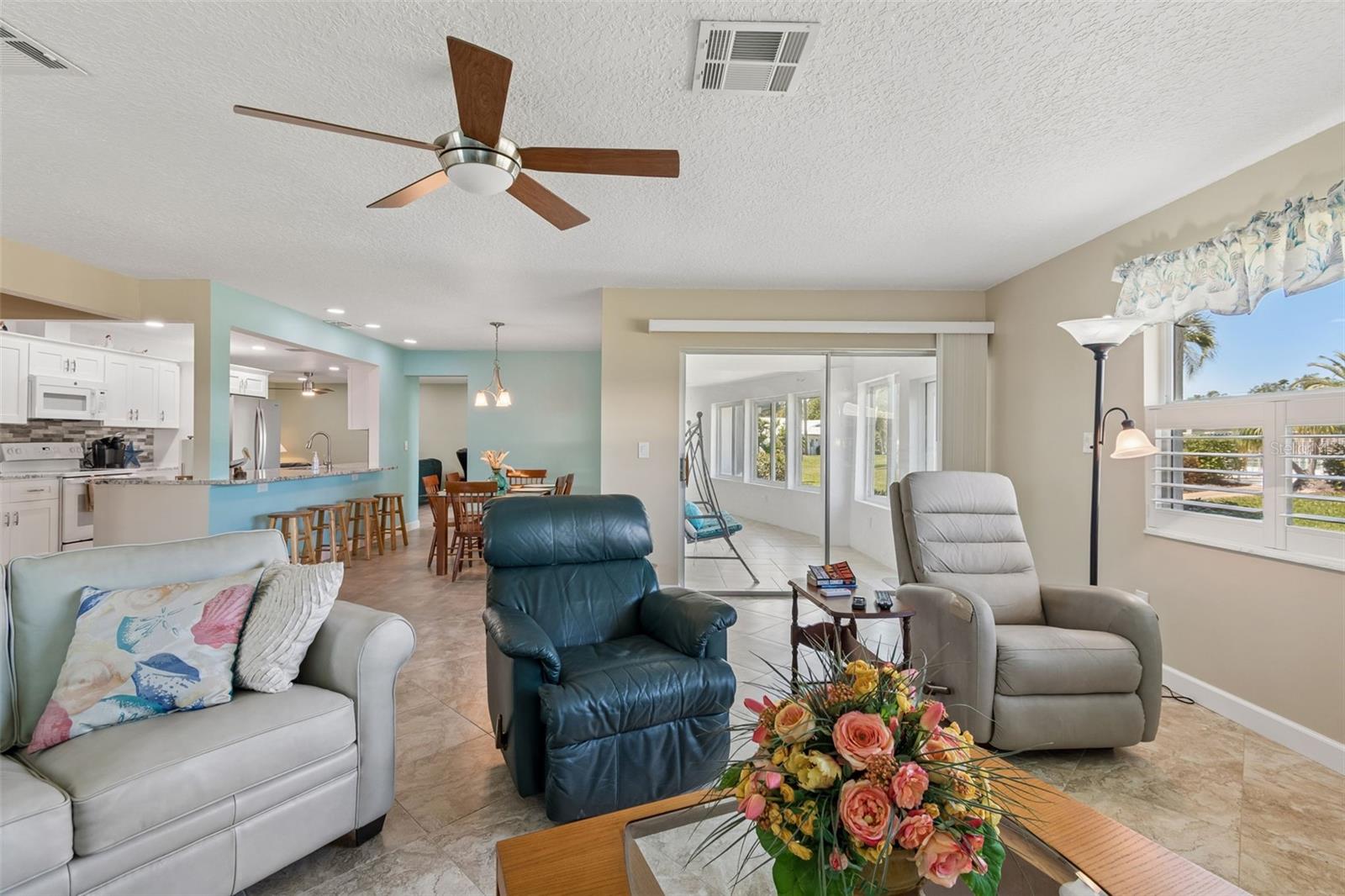 VILLAGE GREEN BRADENTON SEC 8 - Residential