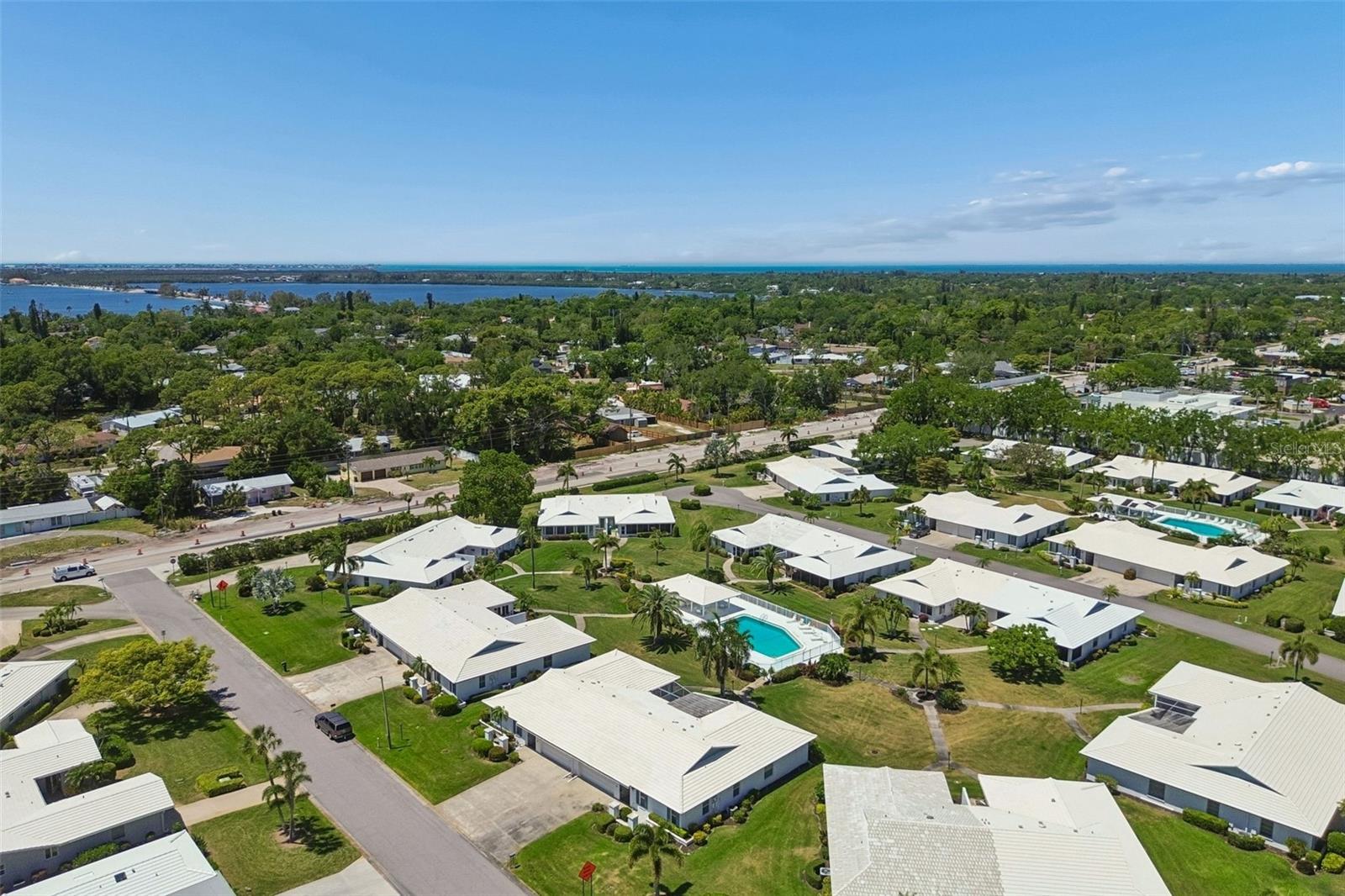 VILLAGE GREEN BRADENTON SEC 8 - Residential