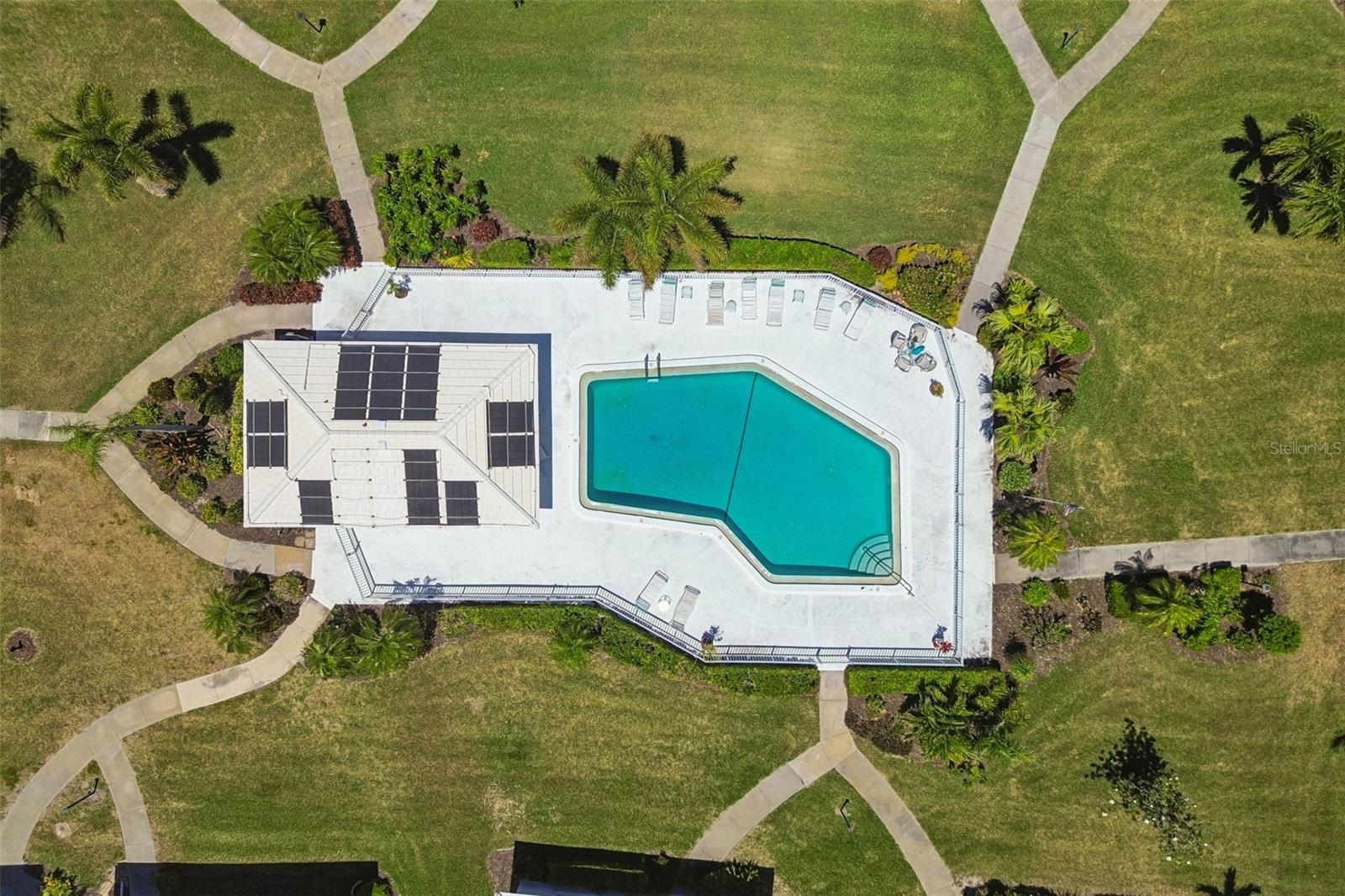 VILLAGE GREEN BRADENTON SEC 8 - Residential