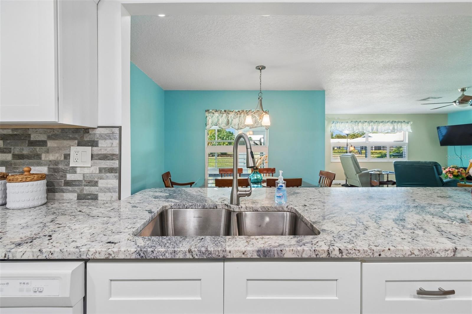 VILLAGE GREEN BRADENTON SEC 8 - Residential