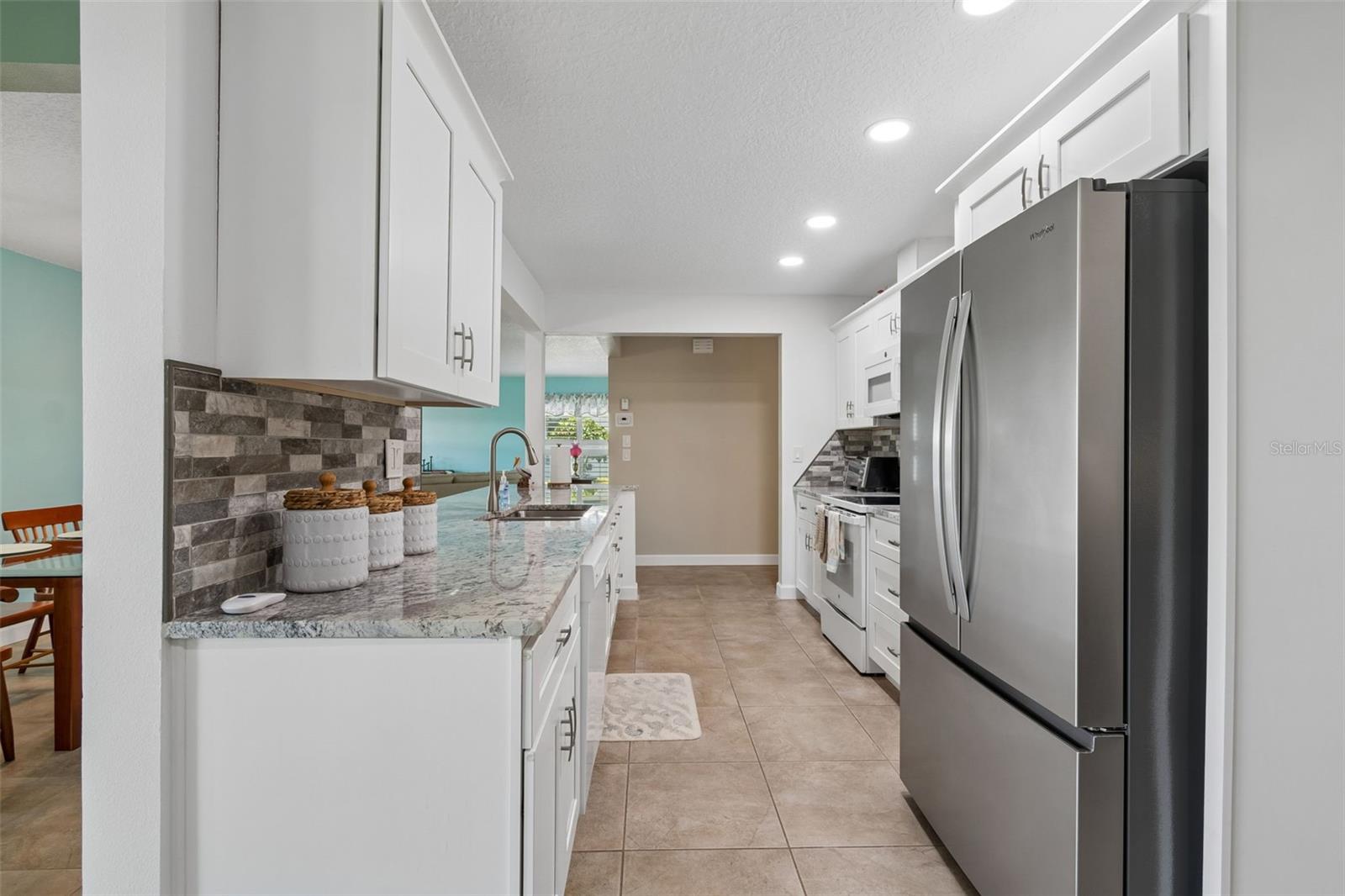 VILLAGE GREEN BRADENTON SEC 8 - Residential