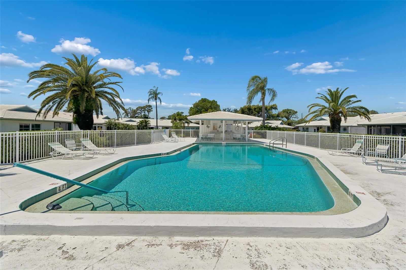 VILLAGE GREEN BRADENTON SEC 8 - Residential