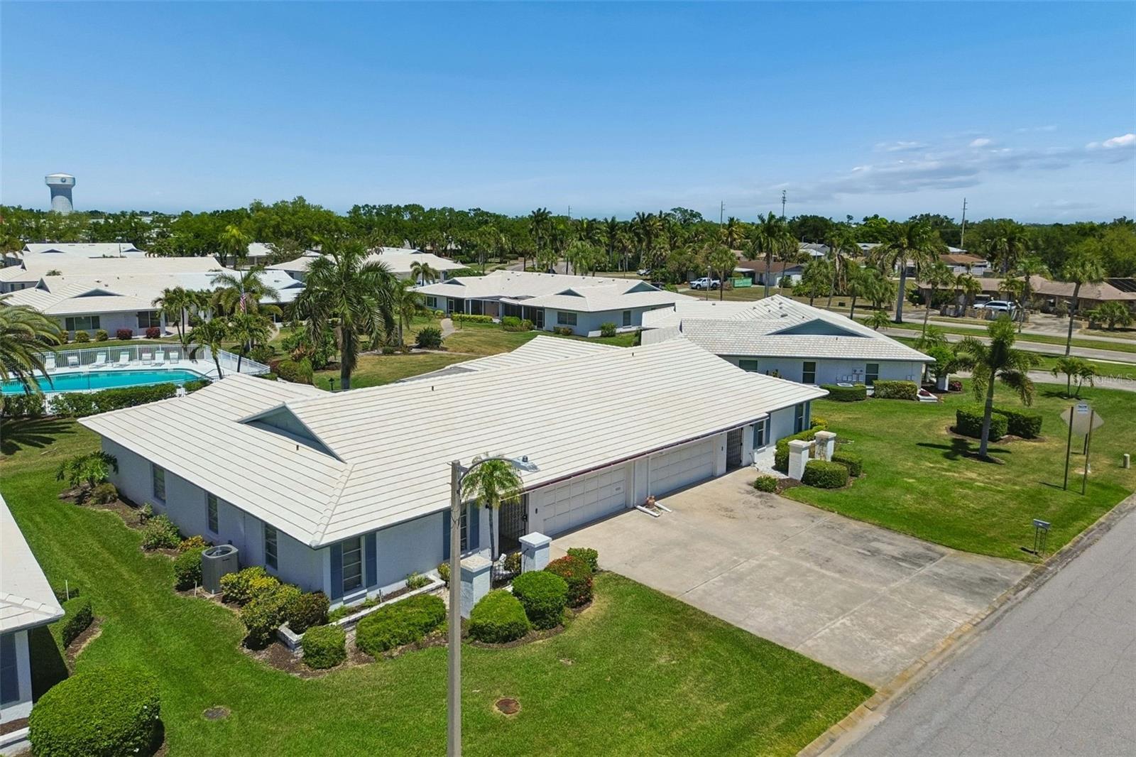 VILLAGE GREEN BRADENTON SEC 8 - Residential