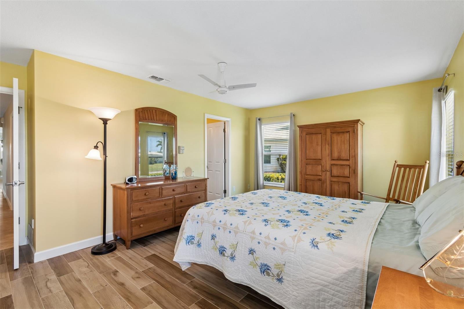 VILLAGE GREEN BRADENTON SEC 8 - Residential